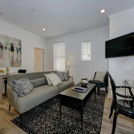 Dupont Circle-Suite 1Kalorama Luxury Apartment